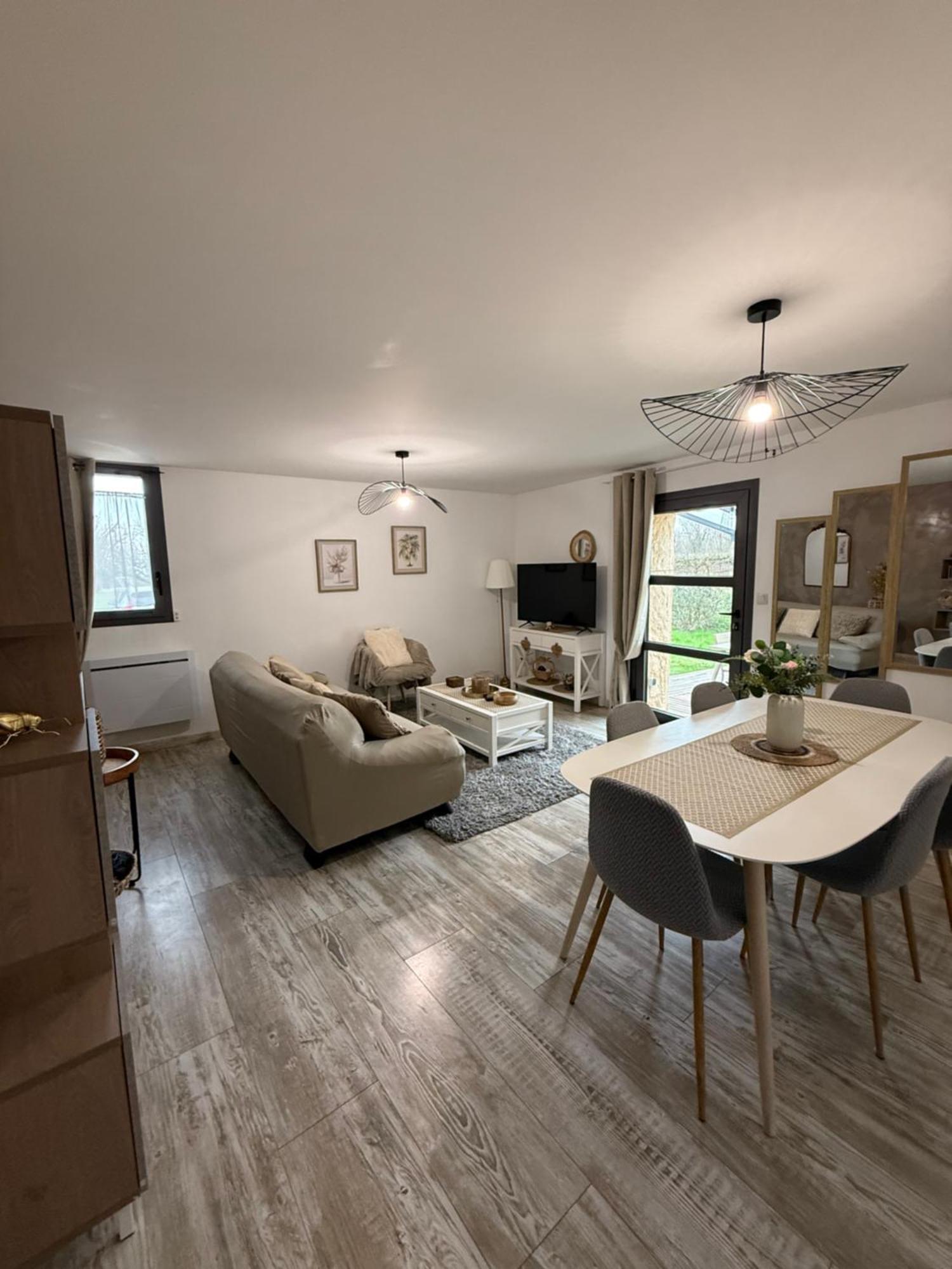 Au Calme, Confortable Avec Terrasse Le Pouzin Ngoại thất bức ảnh